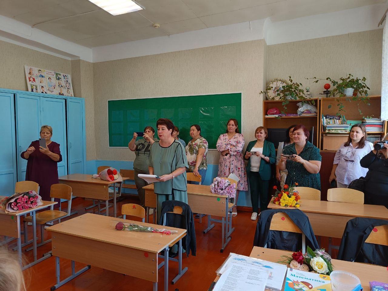 В МОУ Елаурская СШ прошёл классный час, посвященный нашим маленьким первоклассникам.