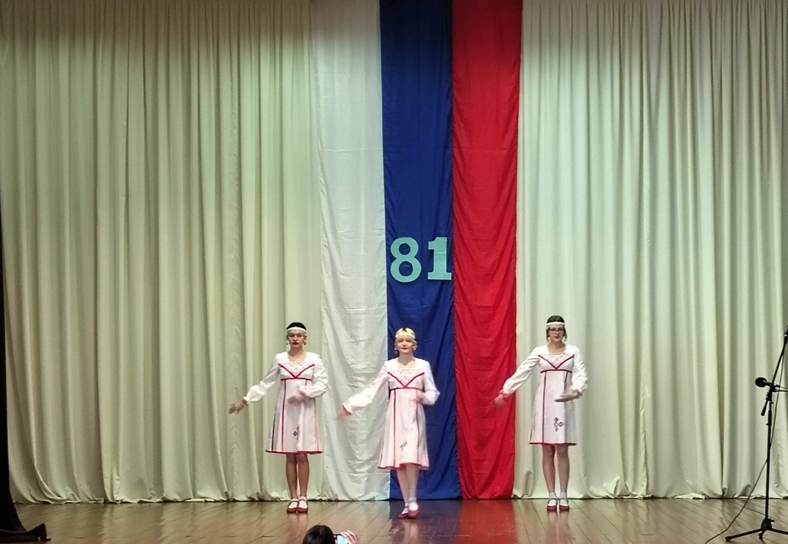 Обучающиеся Елаурской школы приняли участив концерте.