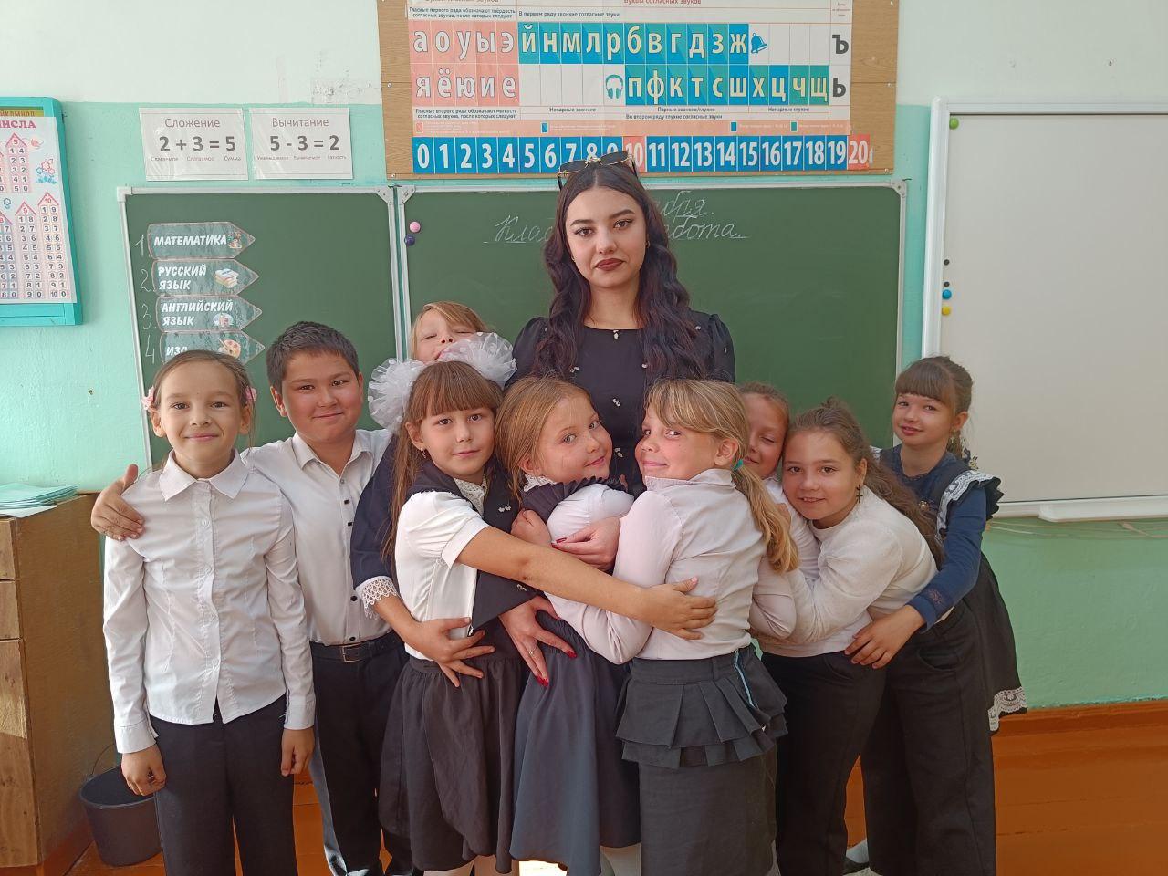 В МОУ Елаурская СШ прошёл День учителя.