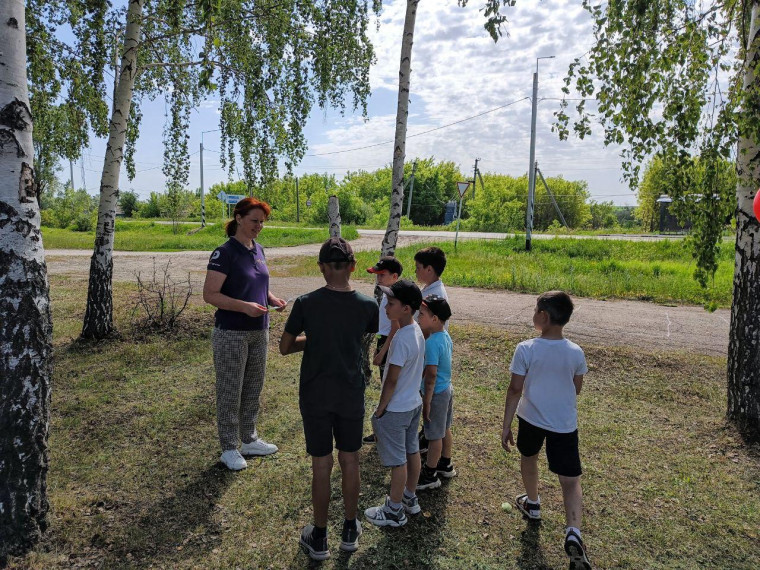 Дети приняли участие в конкурсно - игровой программе "Ура, зажигает детвора".