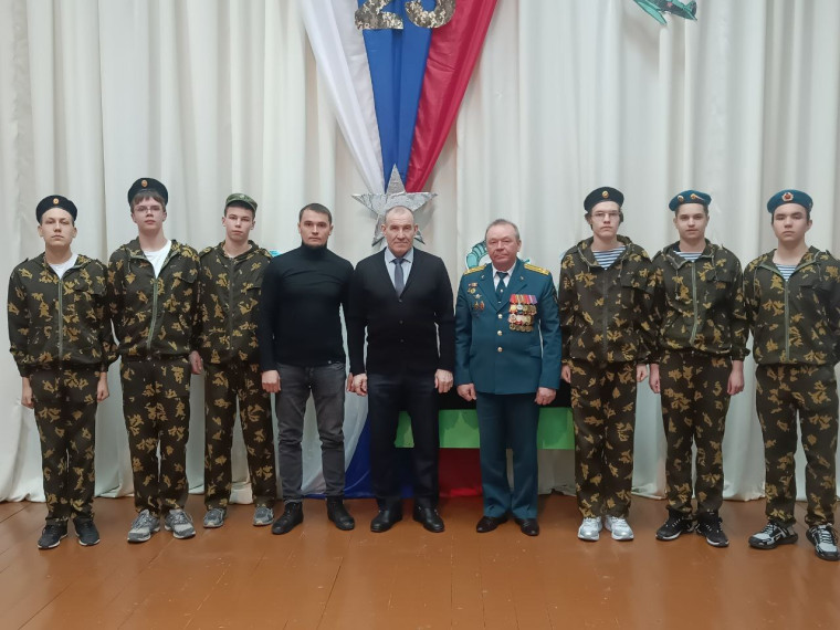 Приняли участие в конкурсе "А ну-ка, парни".
